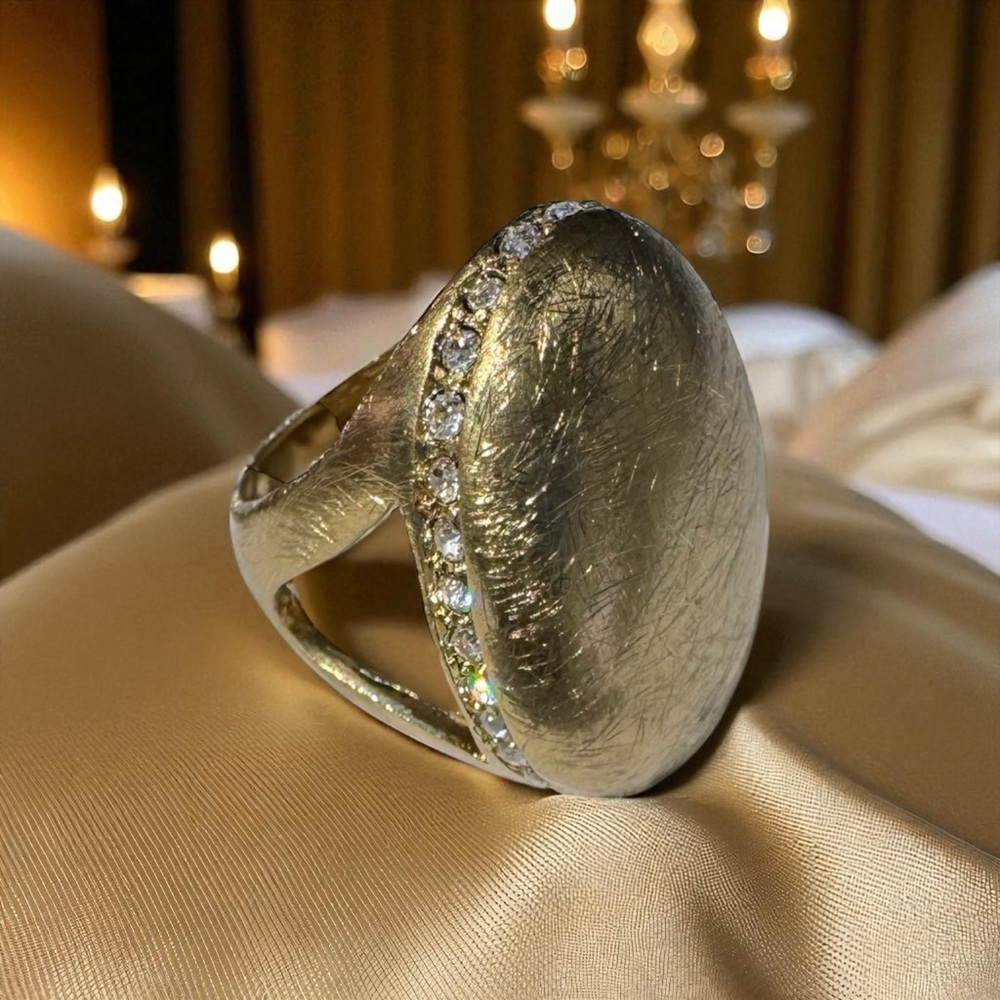 Gold-Tone Statement Ring – Sizes 7, 8, 9
Brand: and Lovely